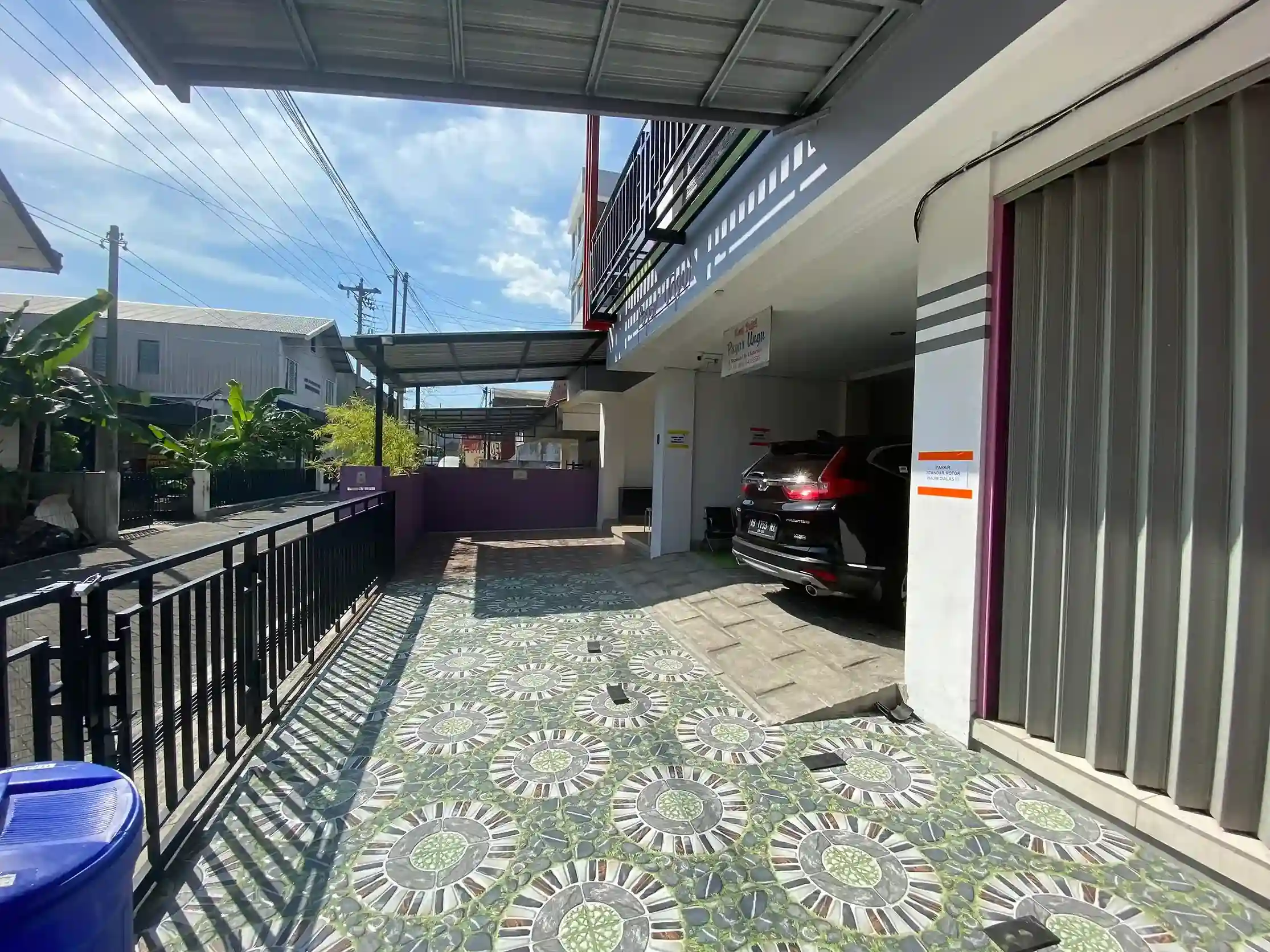 Parkir Mobil & Motor